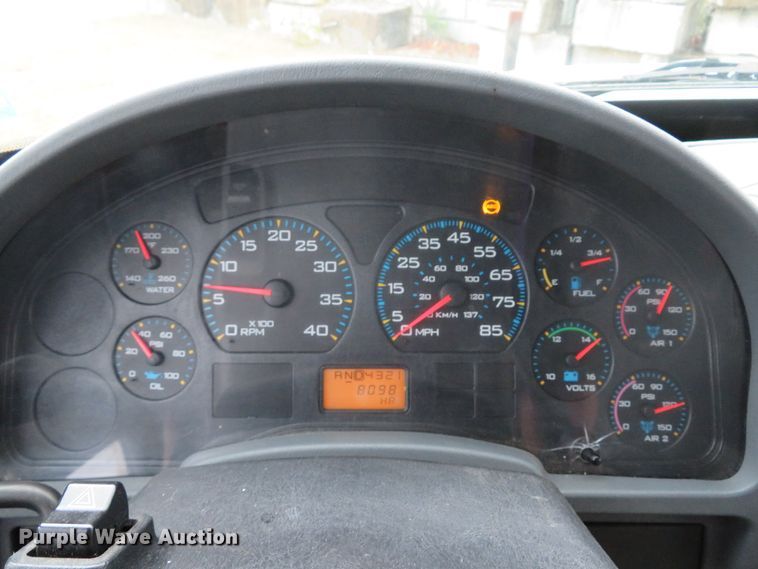 image for item DH1626 2006 International 4400 tank truck