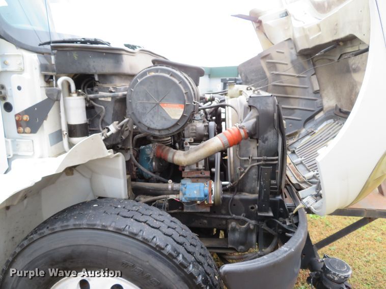 image for item DH1626 2006 International 4400 tank truck