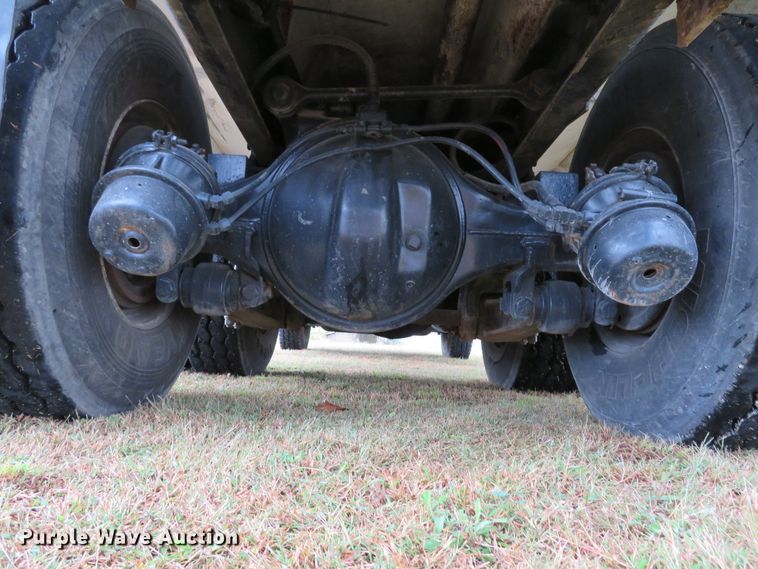 image for item DH1626 2006 International 4400 tank truck
