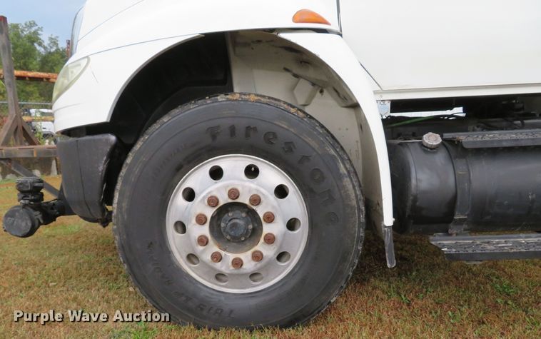 image for item DH1626 2006 International 4400 tank truck