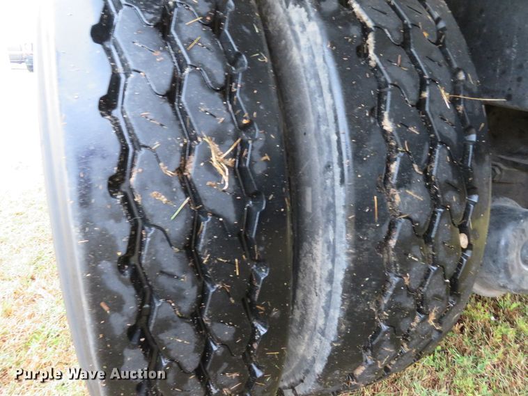 image for item DH1626 2006 International 4400 tank truck