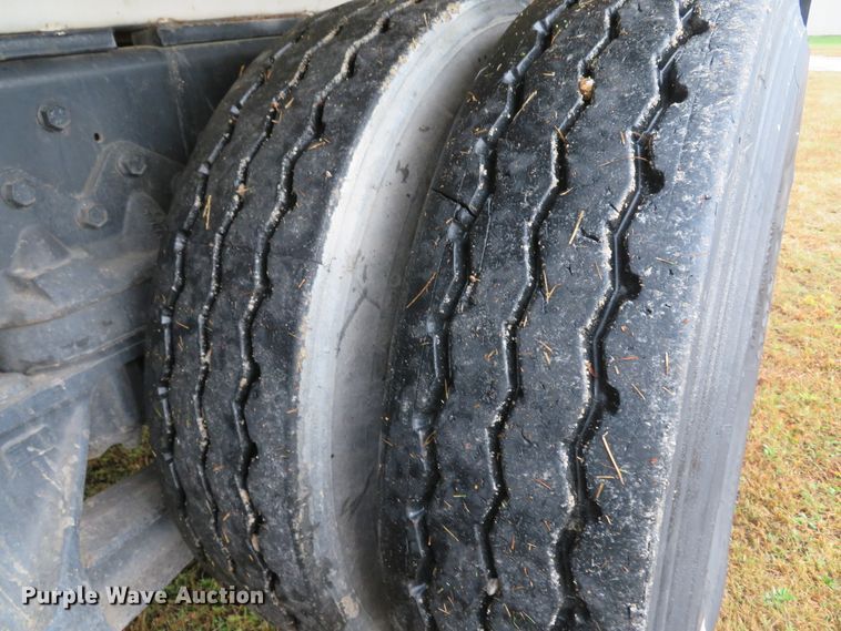 image for item DH1626 2006 International 4400 tank truck