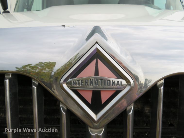 image for item DH1626 2006 International 4400 tank truck