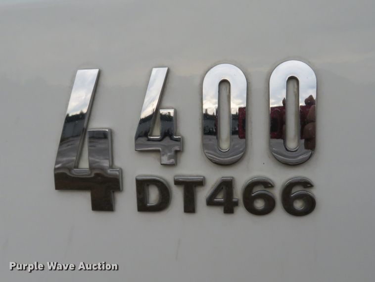 image for item DH1626 2006 International 4400 tank truck