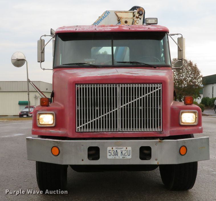 image for item DH1628 1995 White GMC WG crane truck