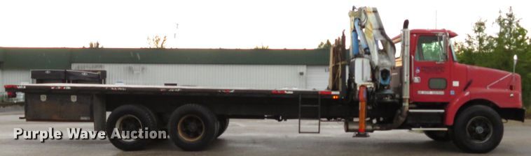 image for item DH1628 1995 White GMC WG crane truck