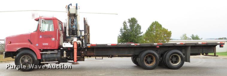 image for item DH1628 1995 White GMC WG crane truck