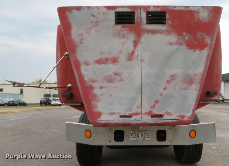 image for item DH1628 1995 White GMC WG crane truck