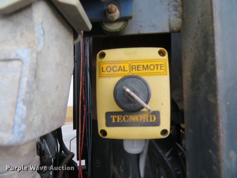 image for item DH1628 1995 White GMC WG crane truck