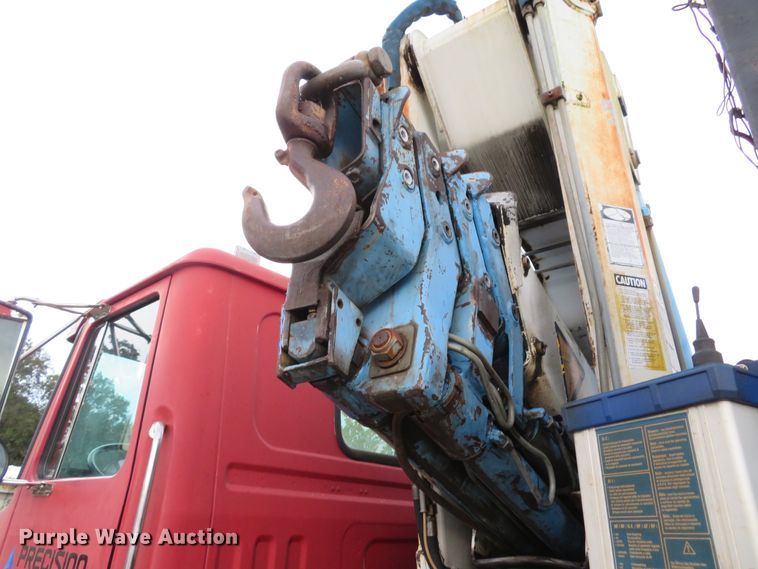 image for item DH1628 1995 White GMC WG crane truck