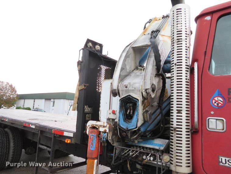 image for item DH1628 1995 White GMC WG crane truck