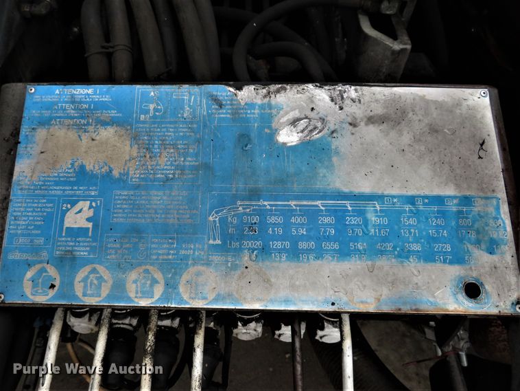 image for item DH1628 1995 White GMC WG crane truck