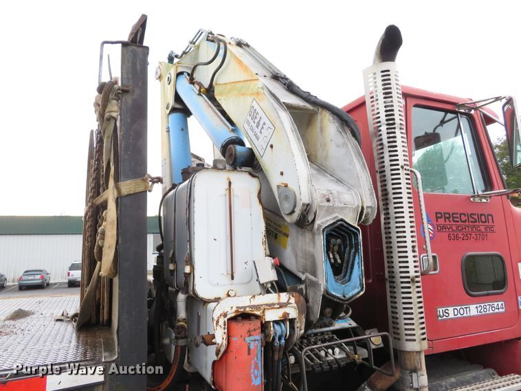 image for item DH1628 1995 White GMC WG crane truck