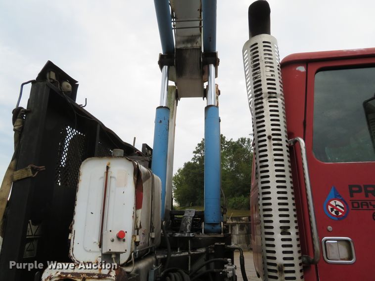 image for item DH1628 1995 White GMC WG crane truck