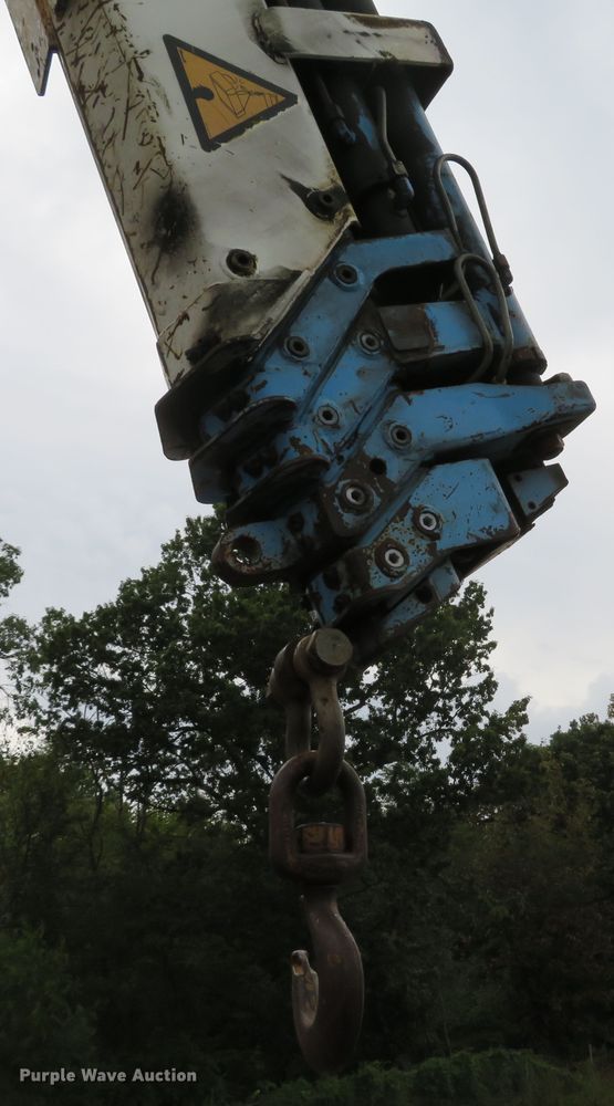 image for item DH1628 1995 White GMC WG crane truck