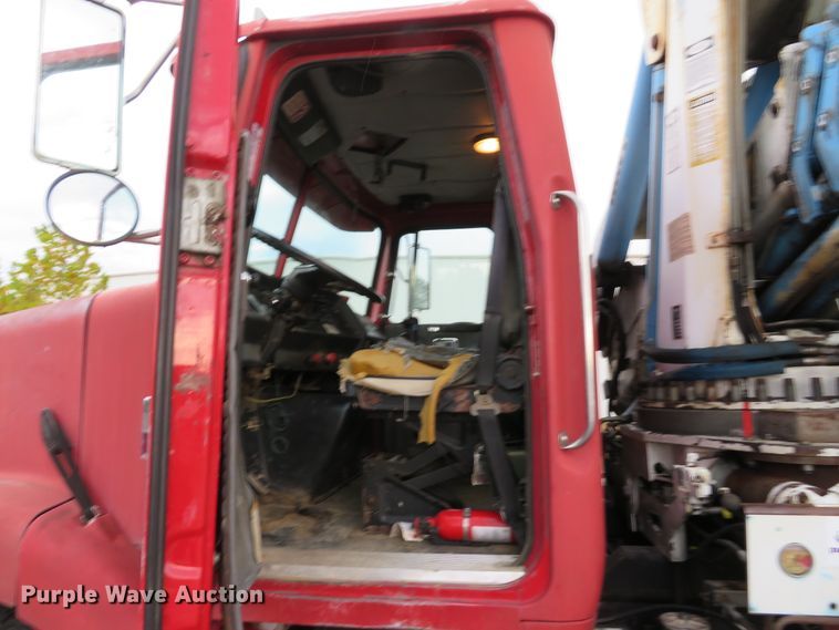 image for item DH1628 1995 White GMC WG crane truck