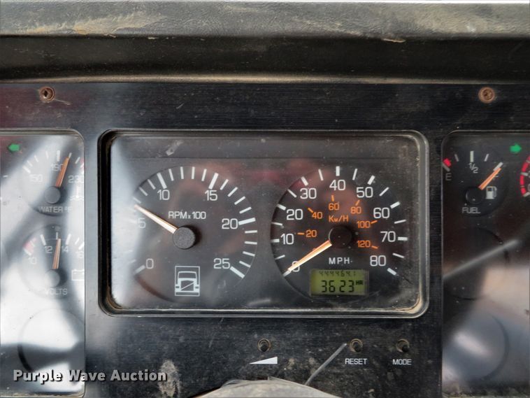 image for item DH1628 1995 White GMC WG crane truck