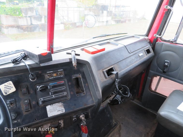 image for item DH1628 1995 White GMC WG crane truck