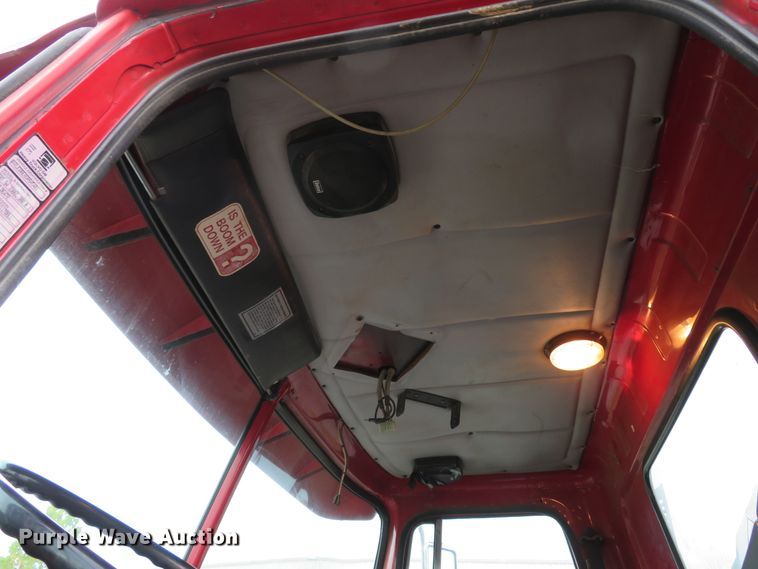 image for item DH1628 1995 White GMC WG crane truck