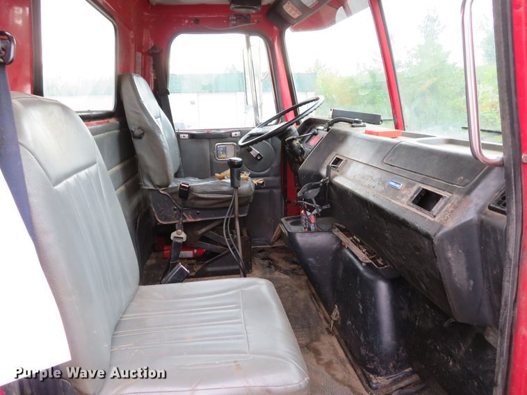 image for item DH1628 1995 White GMC WG crane truck