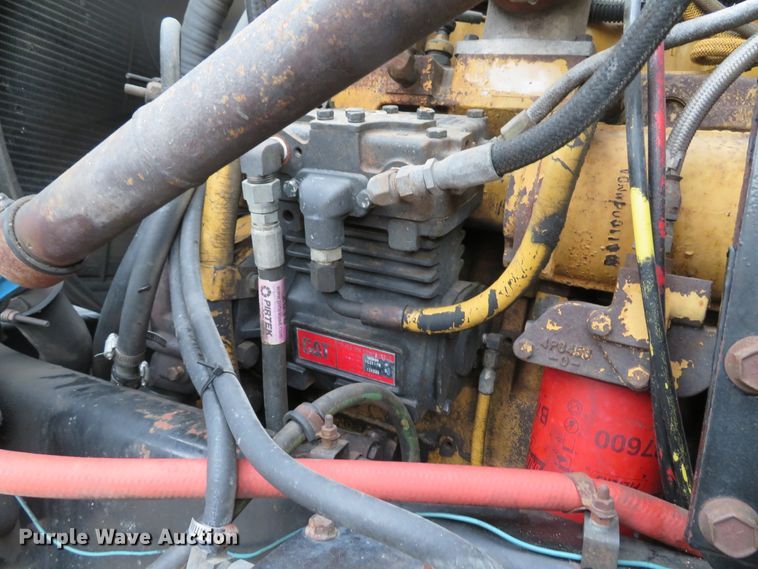 image for item DH1628 1995 White GMC WG crane truck