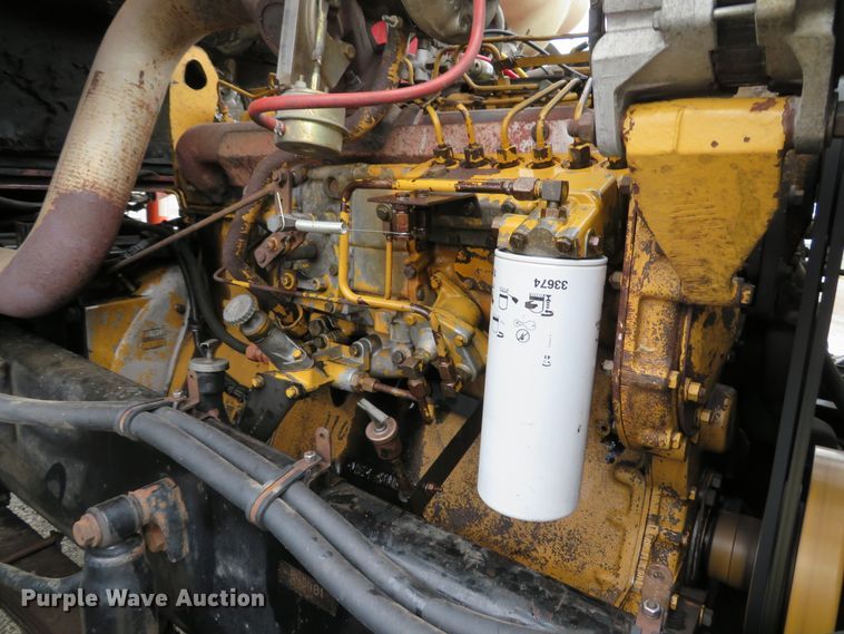 image for item DH1628 1995 White GMC WG crane truck