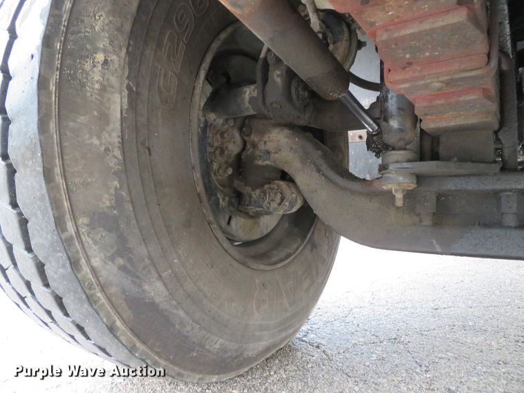 image for item DH1628 1995 White GMC WG crane truck