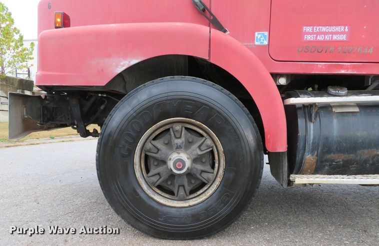 image for item DH1628 1995 White GMC WG crane truck