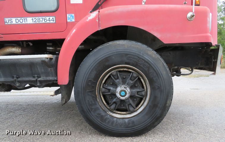 image for item DH1628 1995 White GMC WG crane truck