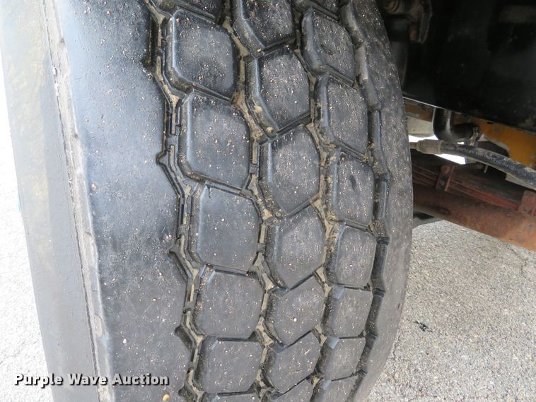 image for item DH1628 1995 White GMC WG crane truck