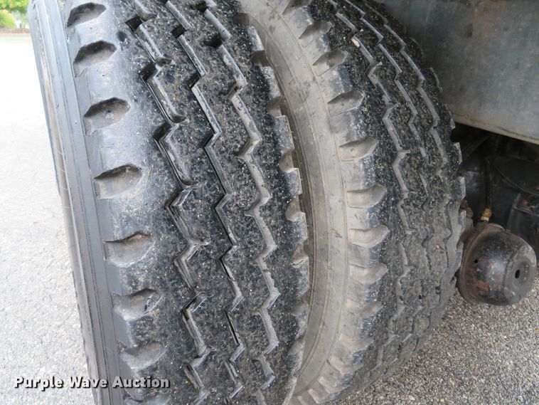 image for item DH1628 1995 White GMC WG crane truck