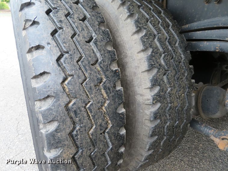 image for item DH1628 1995 White GMC WG crane truck