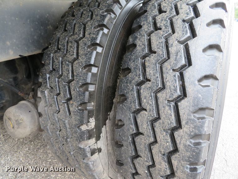 image for item DH1628 1995 White GMC WG crane truck