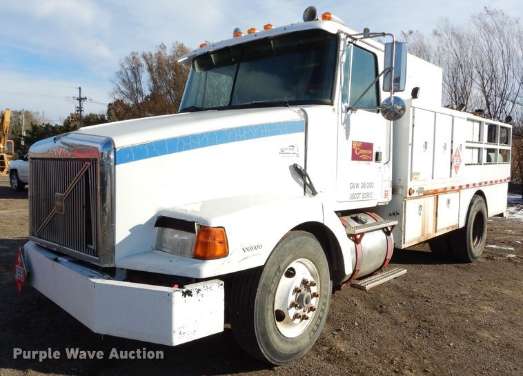image for item DH2711 1994 White GMC WIA service truck
