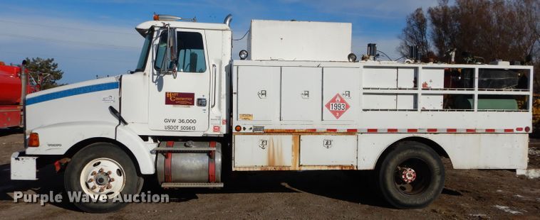 image for item DH2711 1994 White GMC WIA service truck