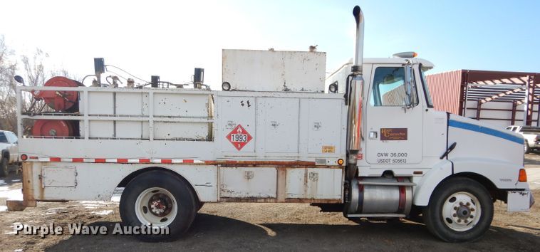 image for item DH2711 1994 White GMC WIA service truck