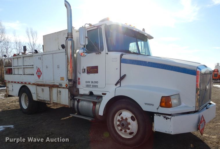 image for item DH2711 1994 White GMC WIA service truck