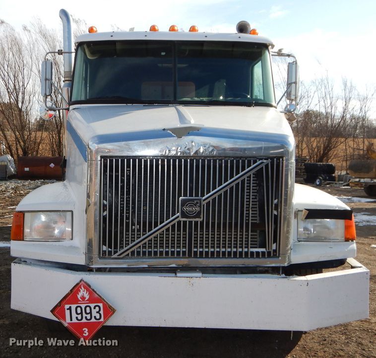 image for item DH2711 1994 White GMC WIA service truck