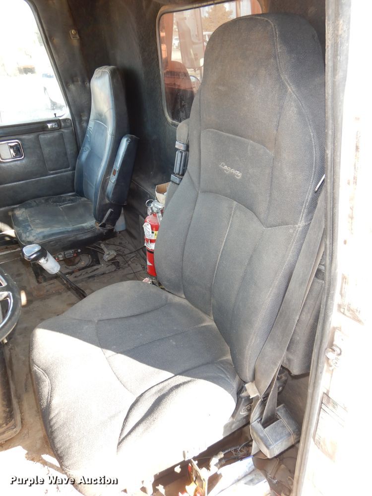 image for item DH2711 1994 White GMC WIA service truck