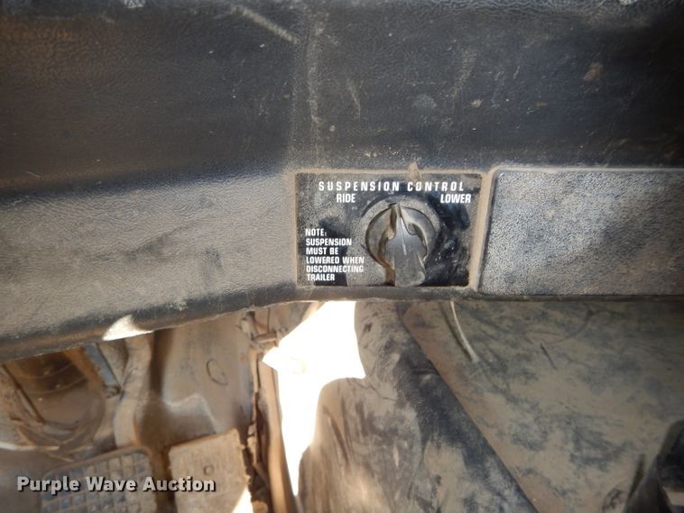 image for item DH2711 1994 White GMC WIA service truck