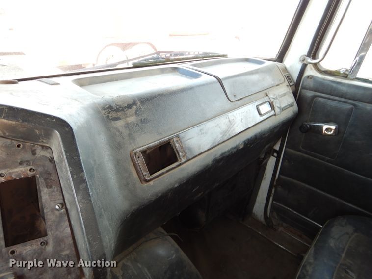 image for item DH2711 1994 White GMC WIA service truck