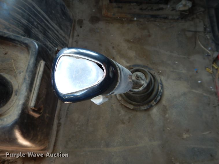 image for item DH2711 1994 White GMC WIA service truck