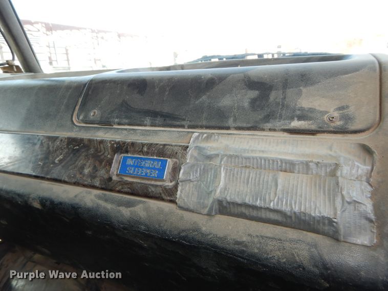 image for item DH2711 1994 White GMC WIA service truck