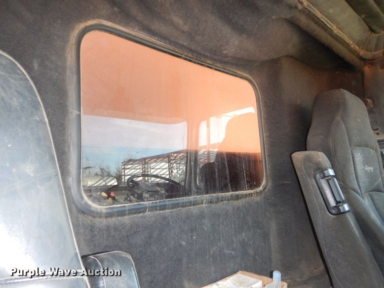 image for item DH2711 1994 White GMC WIA service truck