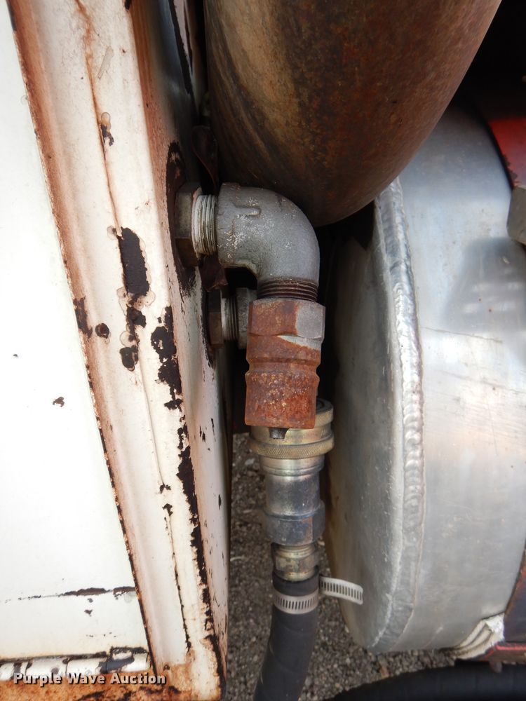 image for item DH2711 1994 White GMC WIA service truck