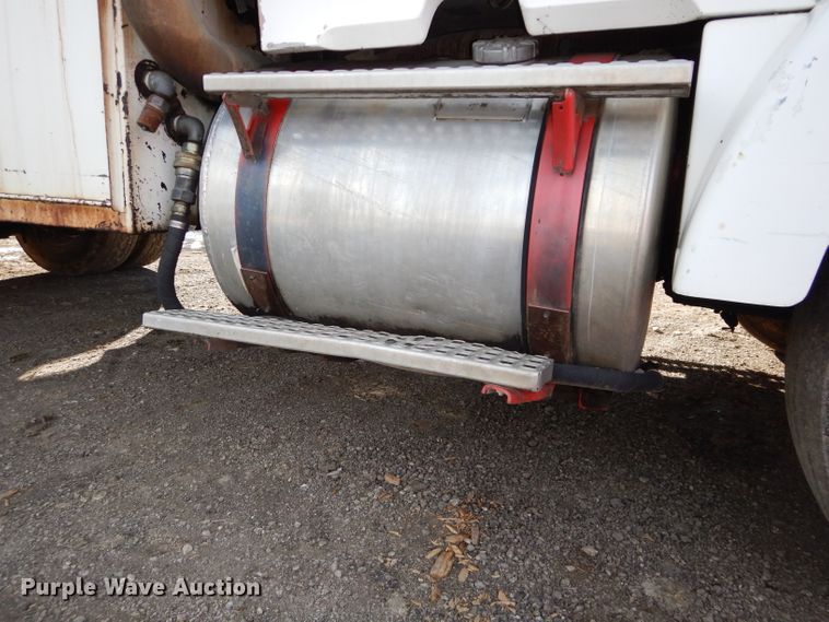 image for item DH2711 1994 White GMC WIA service truck