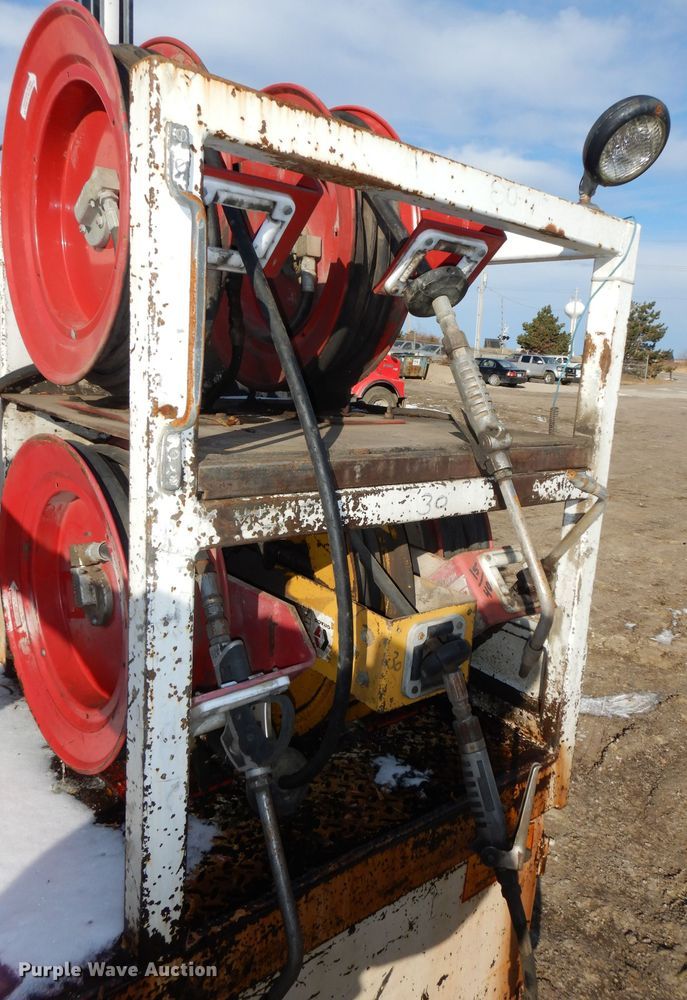 image for item DH2711 1994 White GMC WIA service truck