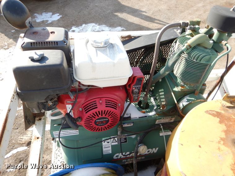 image for item DH2711 1994 White GMC WIA service truck