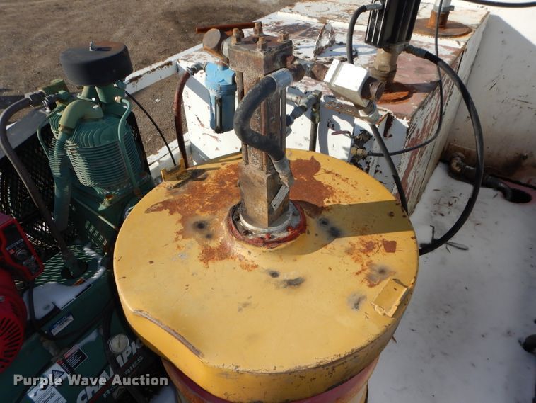 image for item DH2711 1994 White GMC WIA service truck