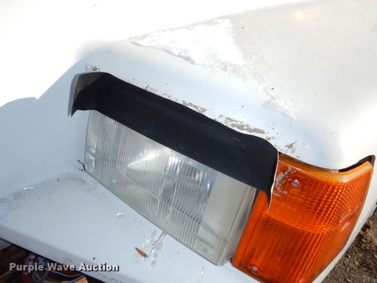 image for item DH2711 1994 White GMC WIA service truck